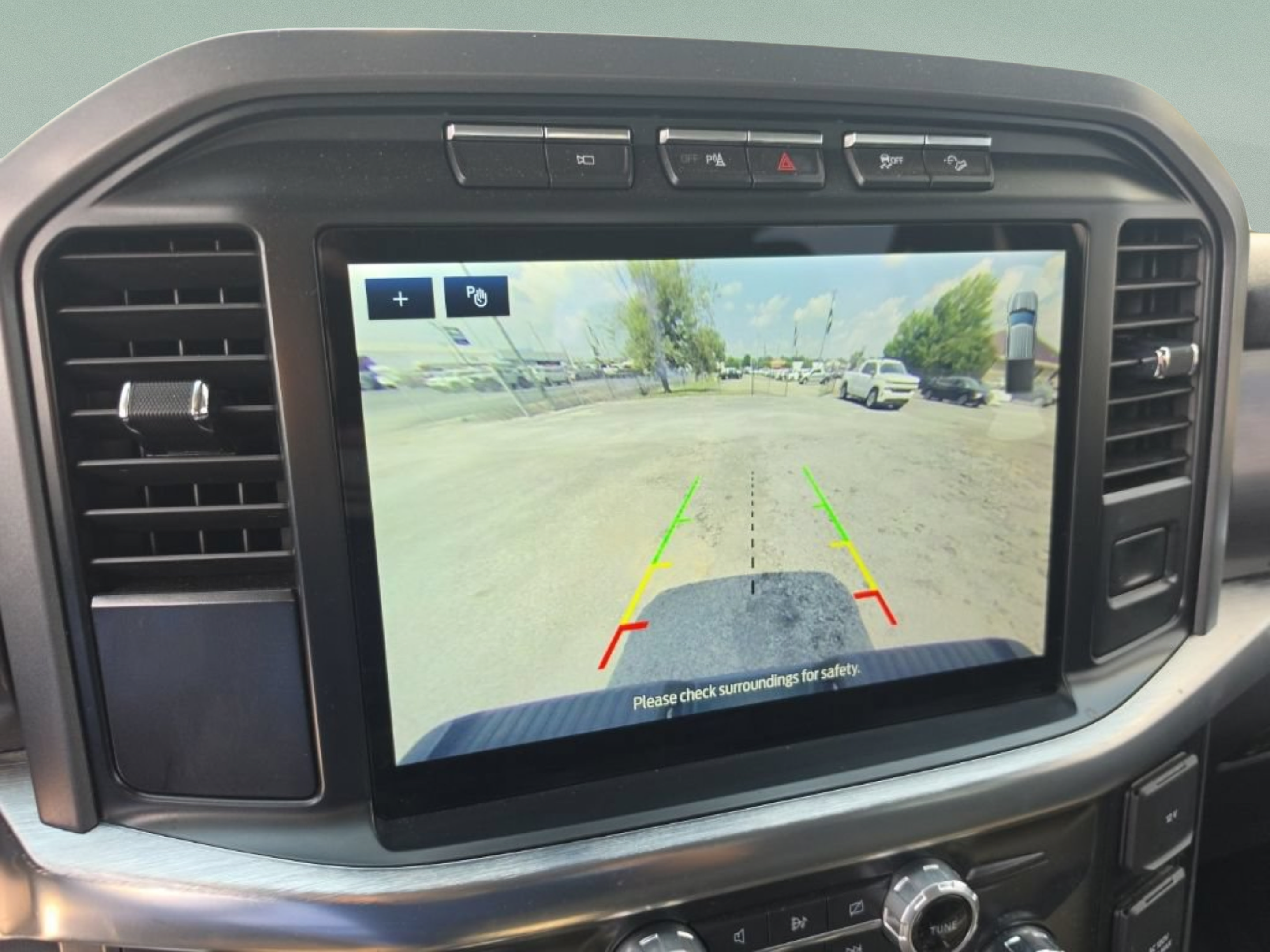 Used 2022 Ford F150 Lariat w/ Equipment Group 502A High AWD/4WD image 25