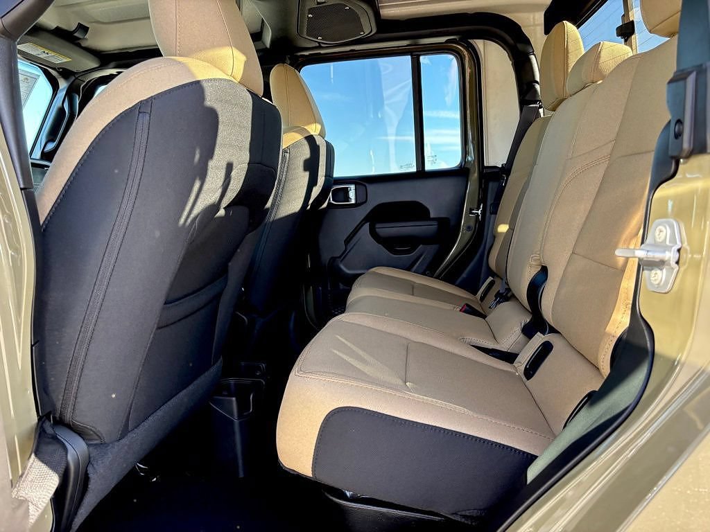 New 2026 Jeep Gladiator Willys AWD/4WD image 14