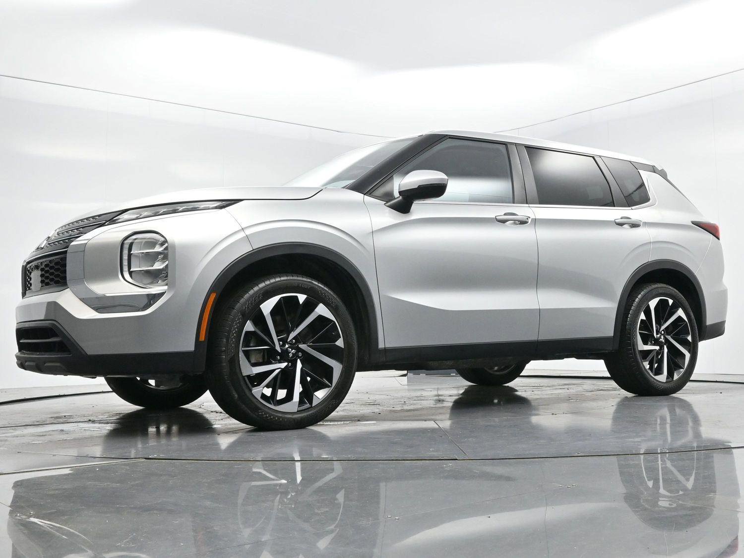 Used 2022 Mitsubishi Outlander ES image 42