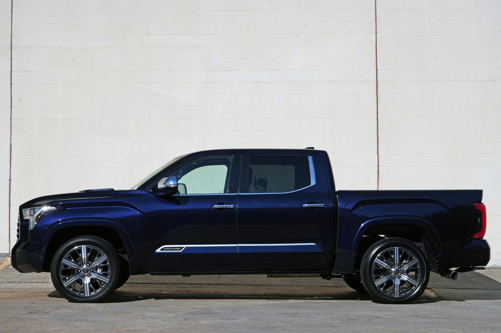 Used 2023 Toyota Tundra Capstone AWD/4WD image 9