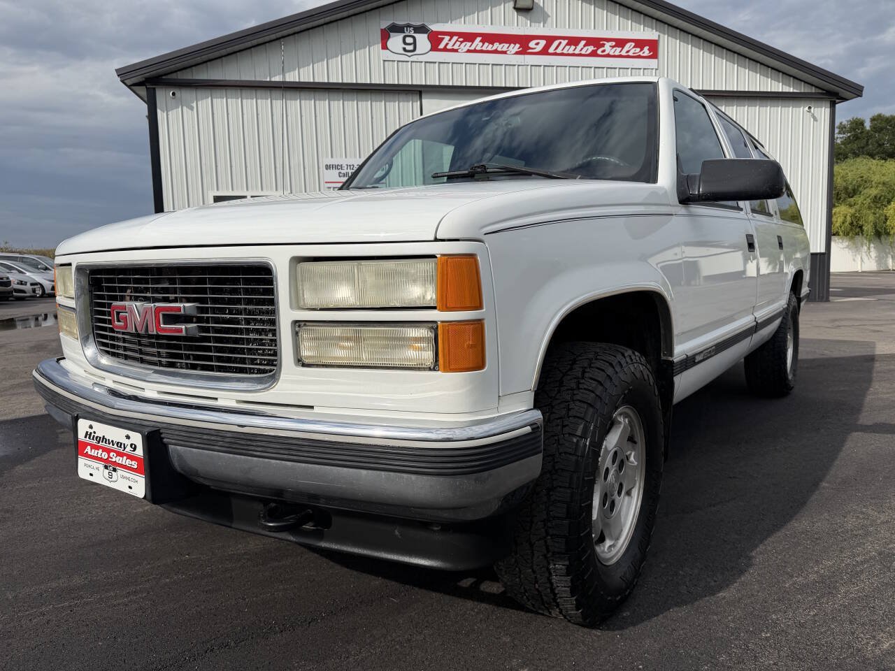 Used 1999 GMC Suburban 4WD w/ Marketing Opt Pkg 2 image 12