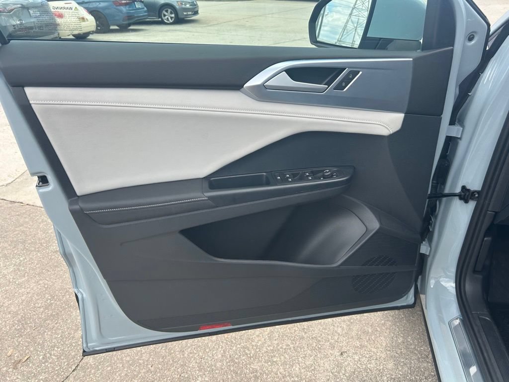 New 2026 Volkswagen Taos SE FWD image 47