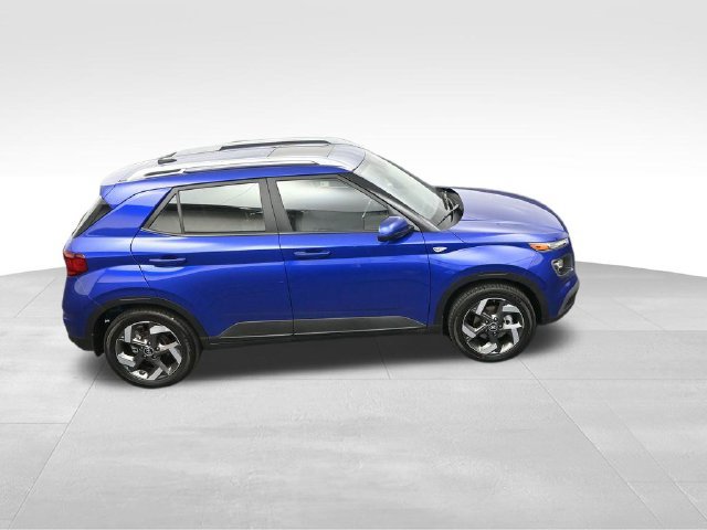 Used 2025 Hyundai Venue SEL FWD image 30