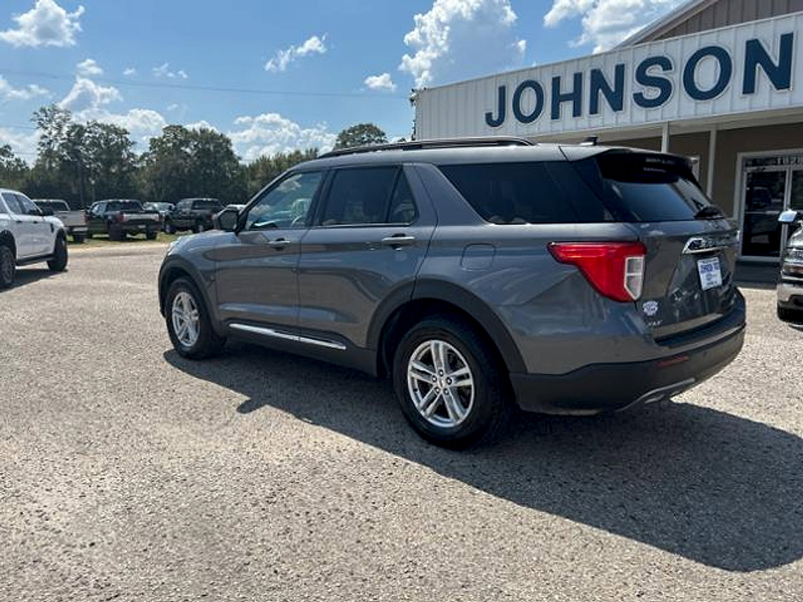 Used 2023 Ford Explorer XLT w/ Equipment Group 202A image 7