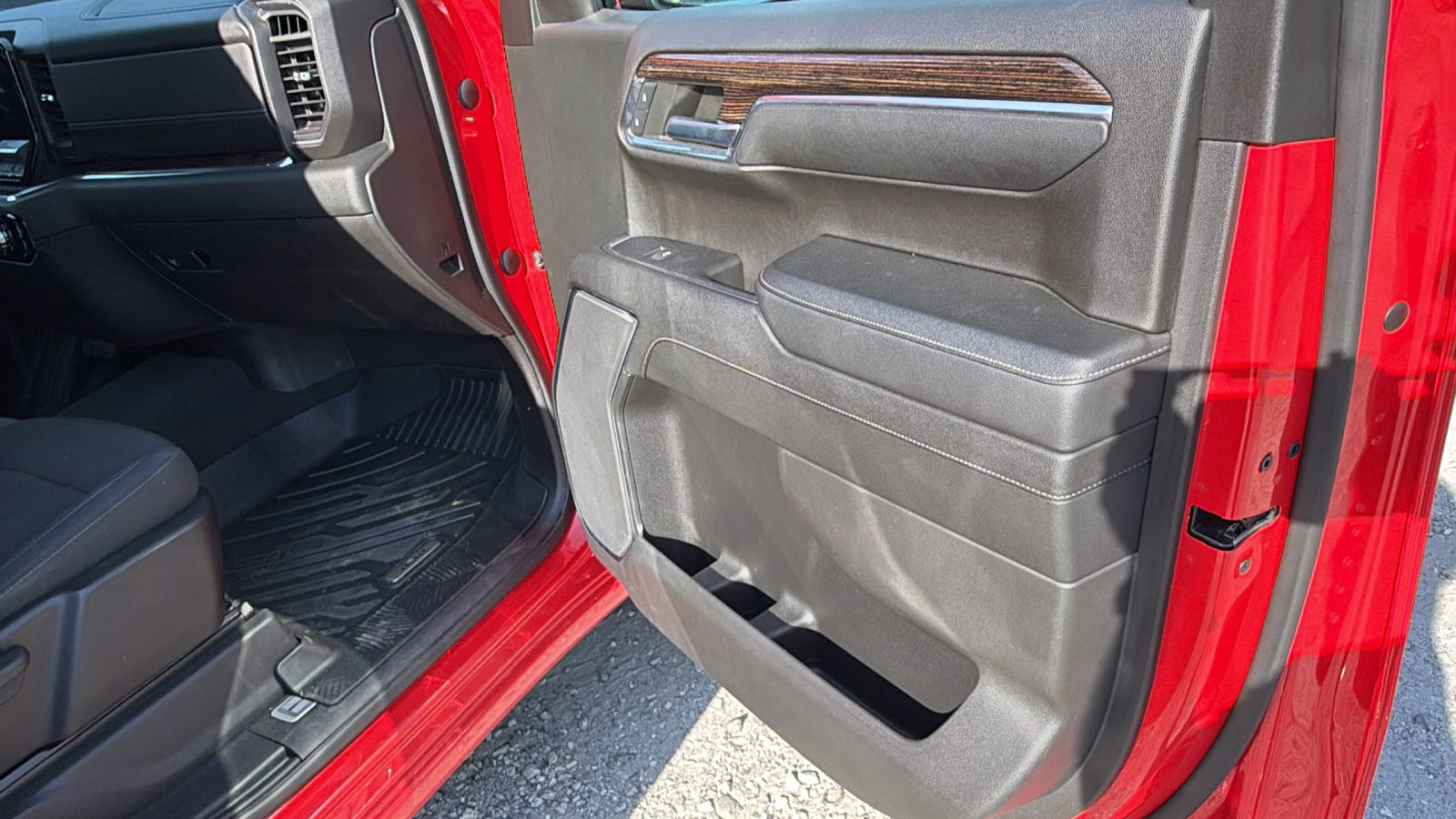 Used 2023 GMC Sierra 1500 SLE AWD/4WD image 22