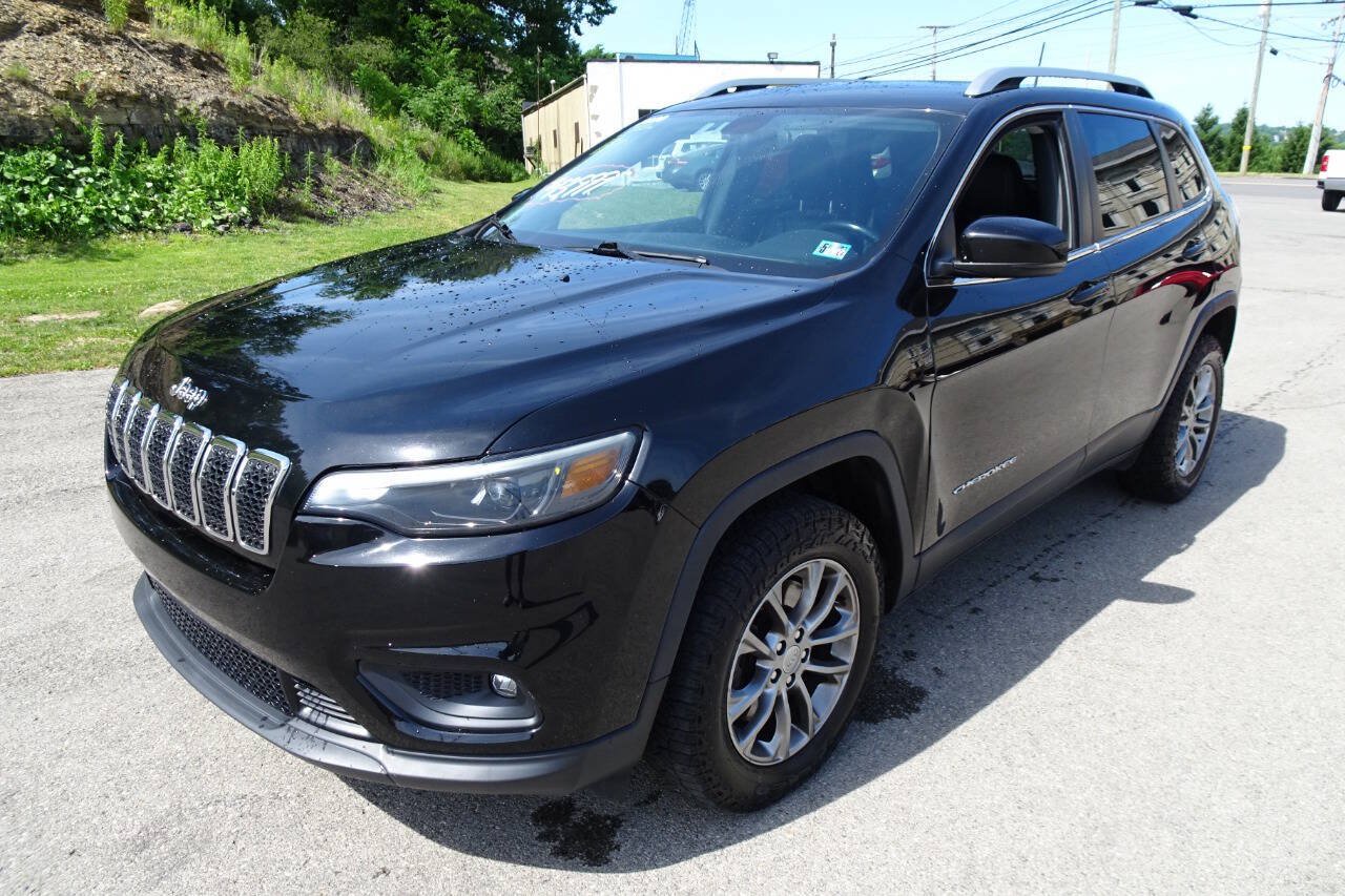 Used 2020 Jeep Cherokee Latitude Plus w/ Cold Weather Group AWD/4WD image 2