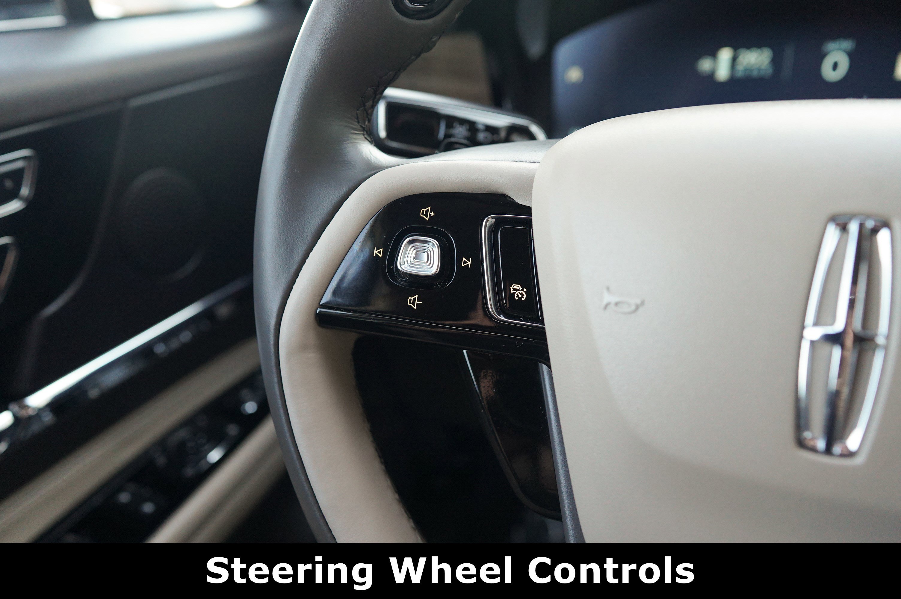 Used 2024 Lincoln Corsair Reserve w/ Equipment Group 201A image 21