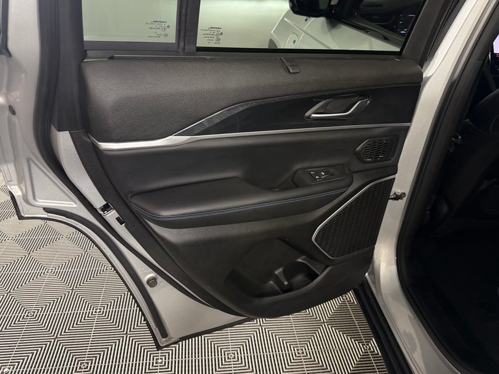 Used 2023 Jeep Grand Cherokee Trailhawk w/ Advanced Protech Group II AWD/4WD image 29