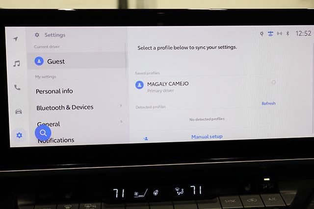 Used 2025 Toyota Camry XLE image 39