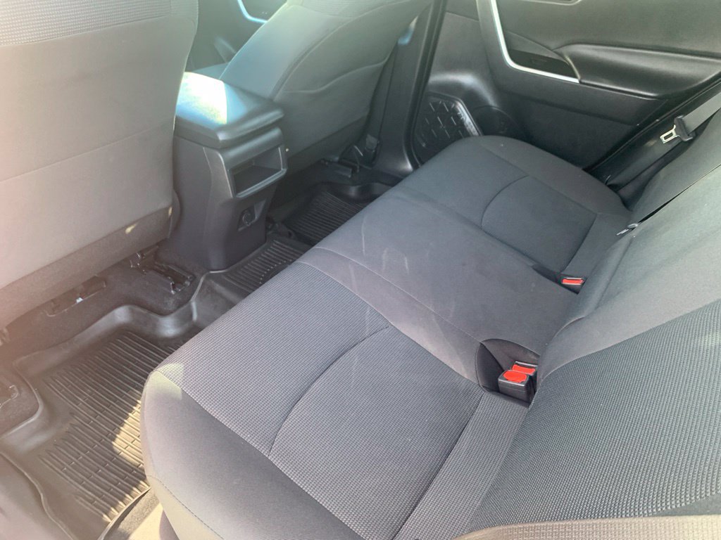 Used 2021 Toyota RAV4 LE AWD/4WD image 17