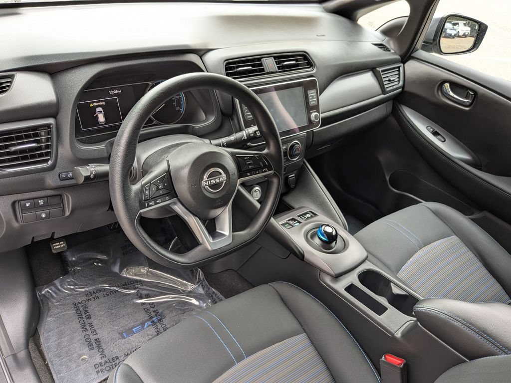 Used 2025 Nissan Leaf S FWD image 14