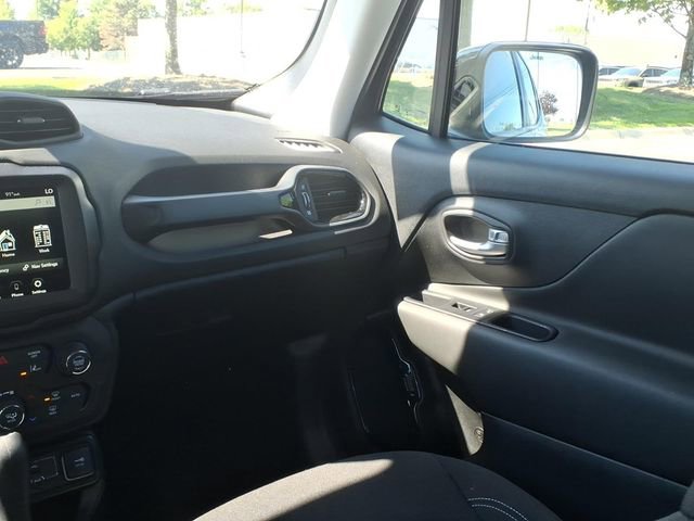 Used 2023 Jeep Renegade Altitude AWD/4WD image 12