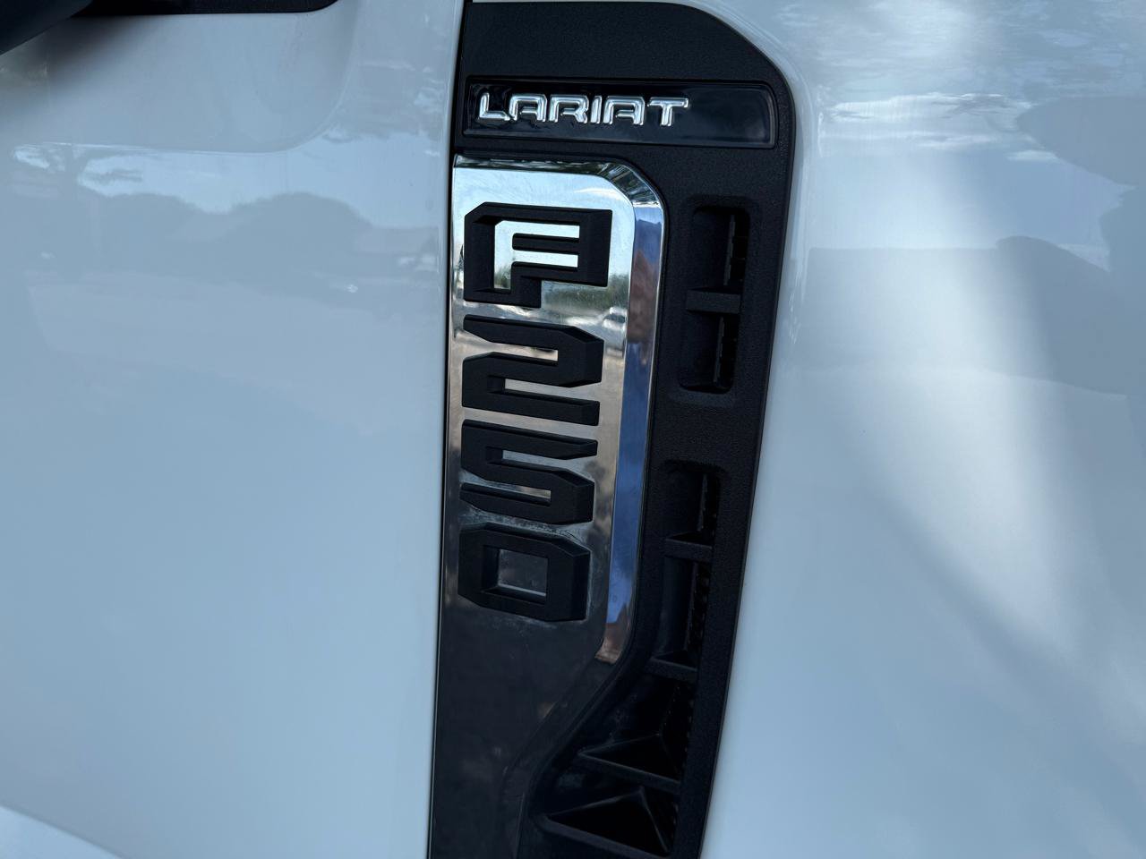 Used 2025 Ford F250 Lariat AWD/4WD image 48