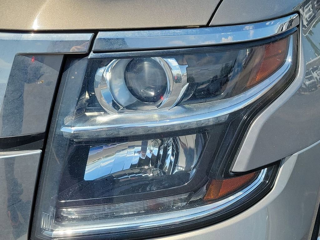 Used 2019 Chevrolet Suburban LT image 21