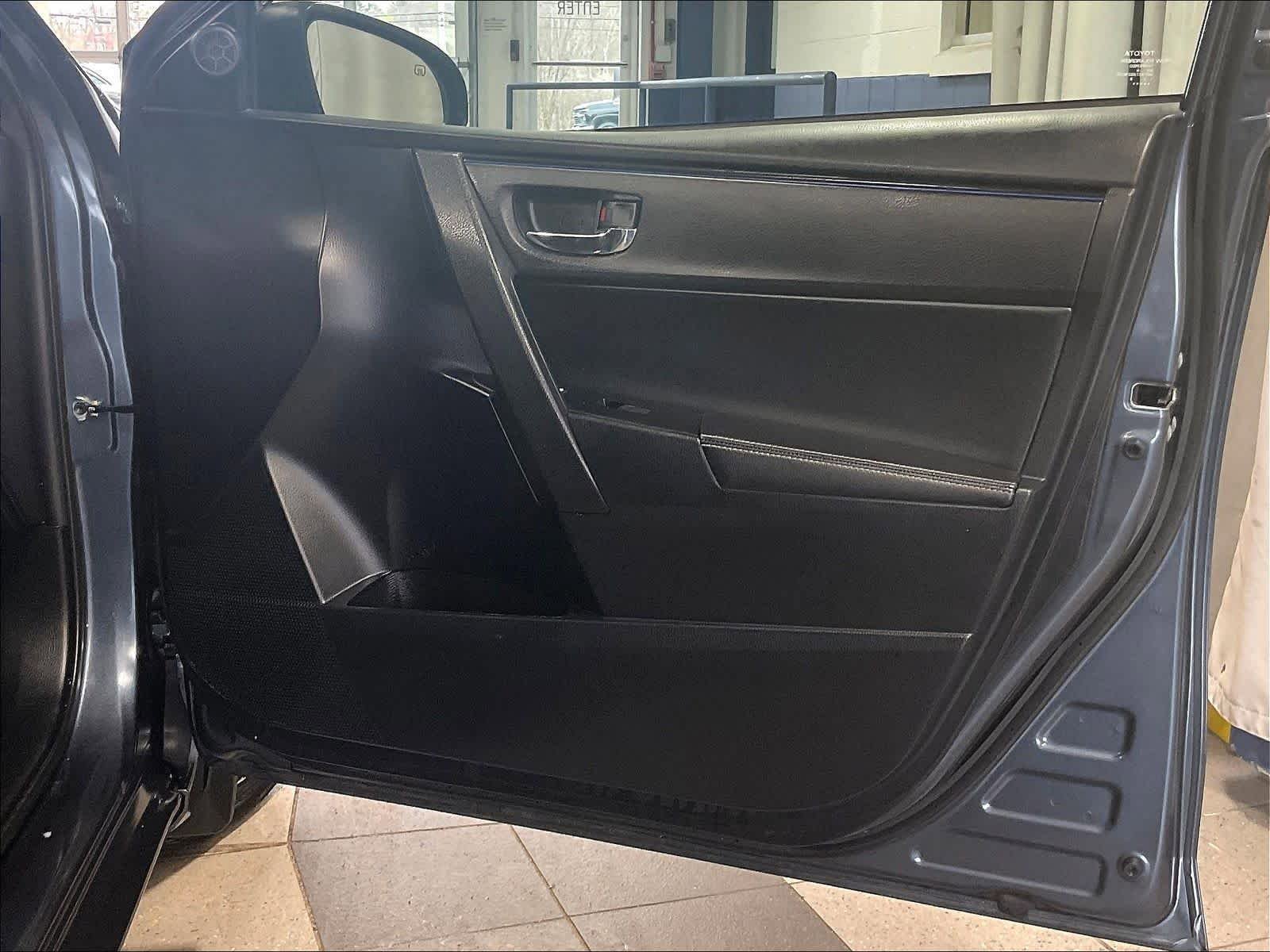 Used 2017 Toyota Corolla XSE w/ Carpet Mat Package (TMS) FWD image 12