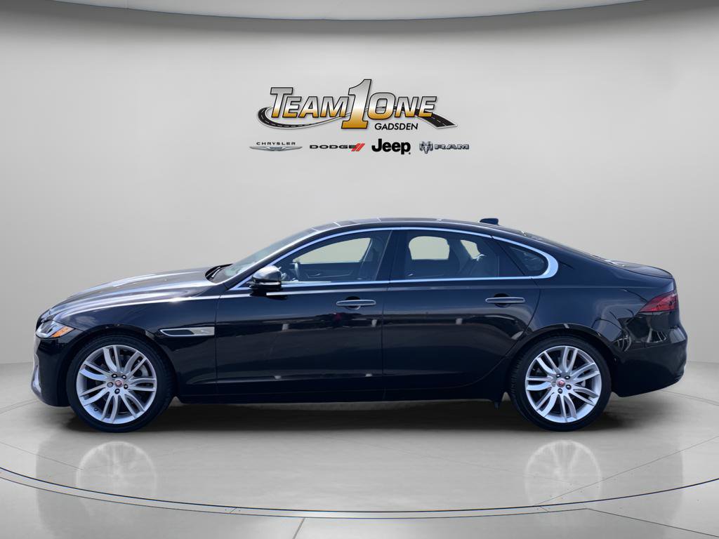 Used 2022 Jaguar XF SE image 5