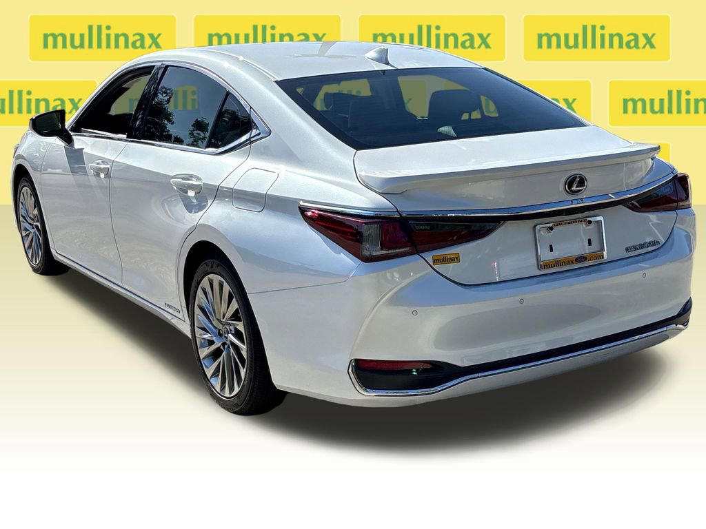 Used 2022 Lexus ES 300h w/ Luxury Package FWD image 10