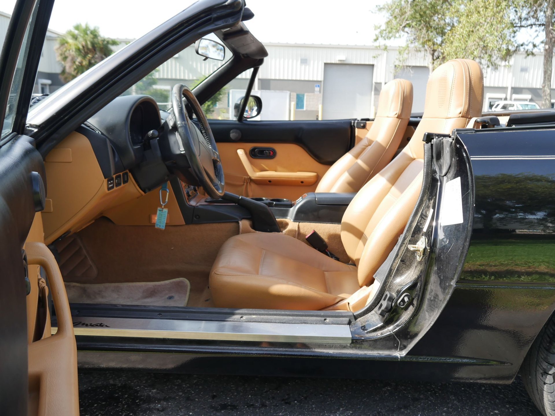 Used 1997 MAZDA MX-5 Miata RWD image 43