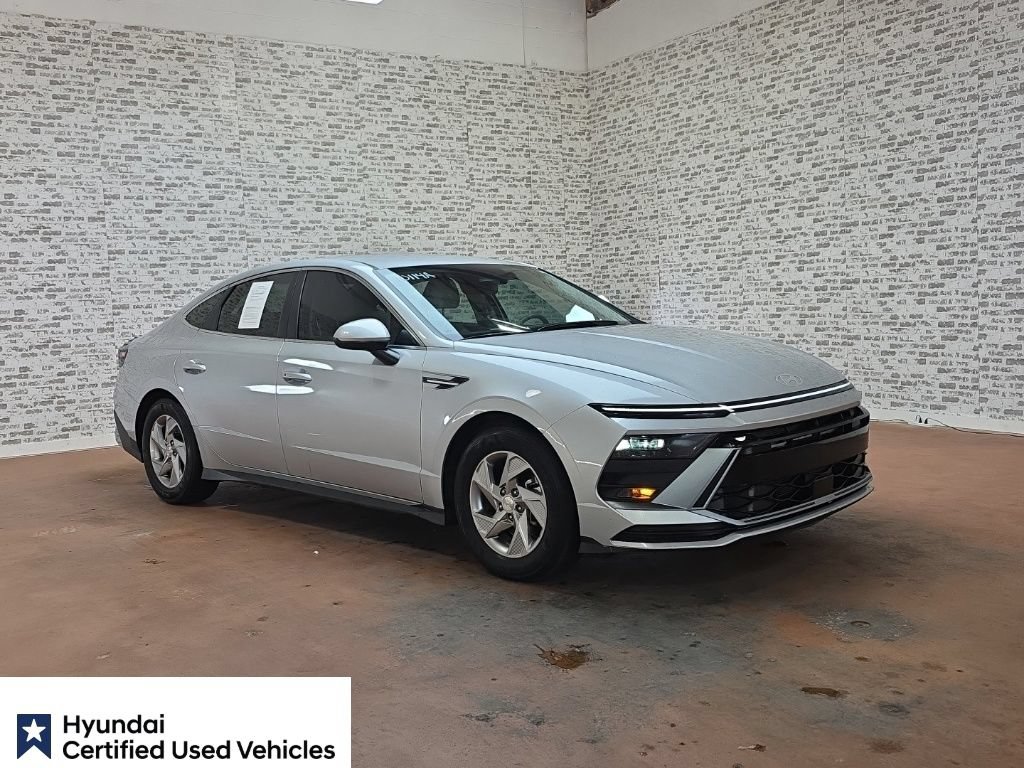 Used 2025 Hyundai Sonata SE FWD image 1