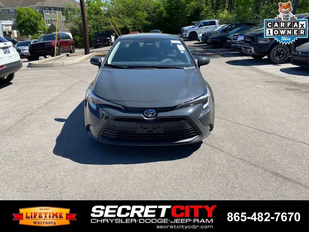 Used 2025 Toyota Corolla LE image 2