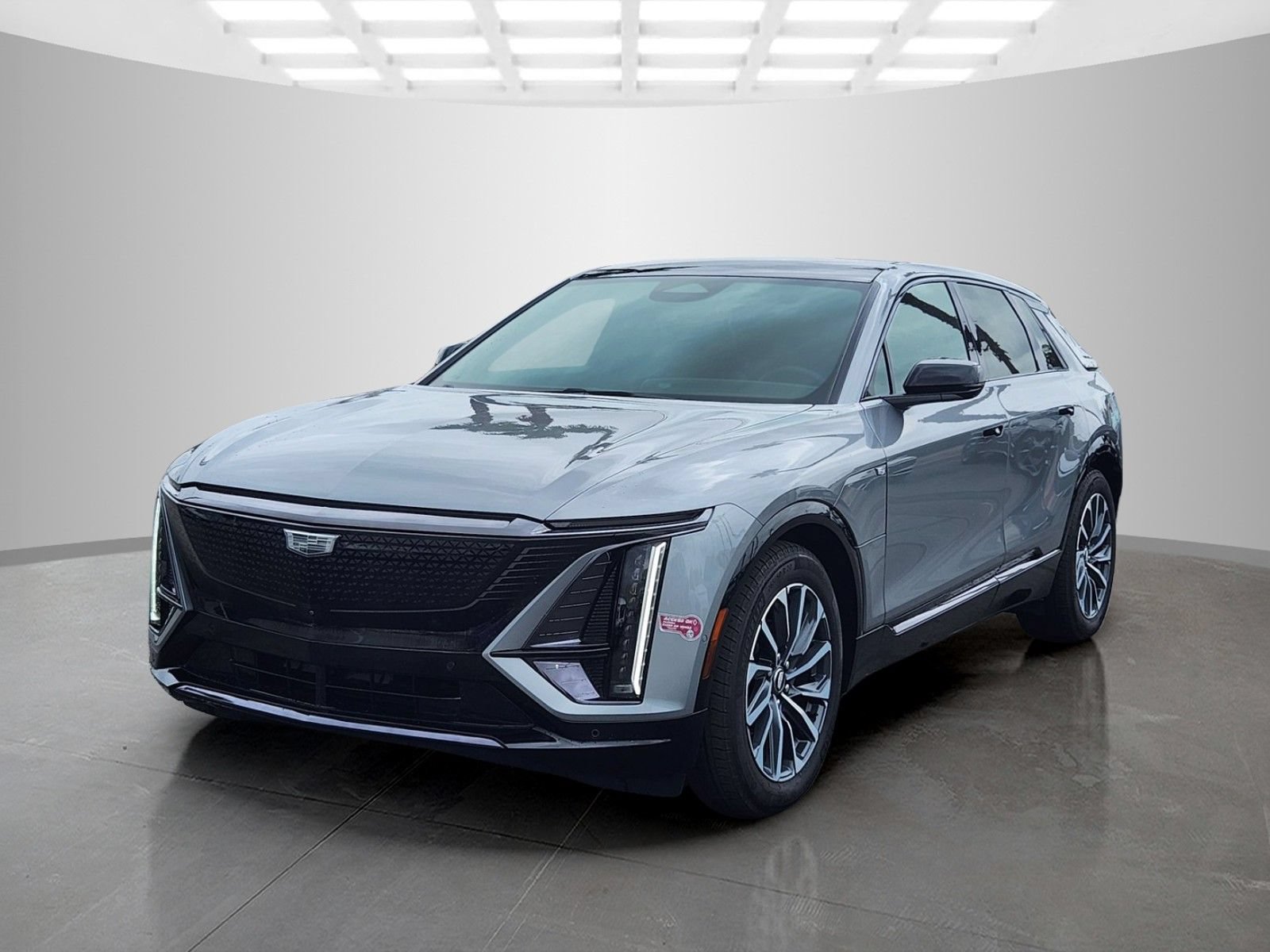 Used 2024 Cadillac Lyriq Sport AWD/4WD image 3