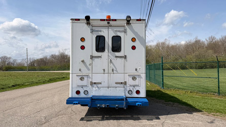 Used 2009 GMC TopKick C4500 2WD Regular Cab image 4