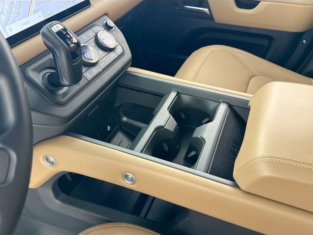 Used 2025 Land Rover Defender 110 S image 21