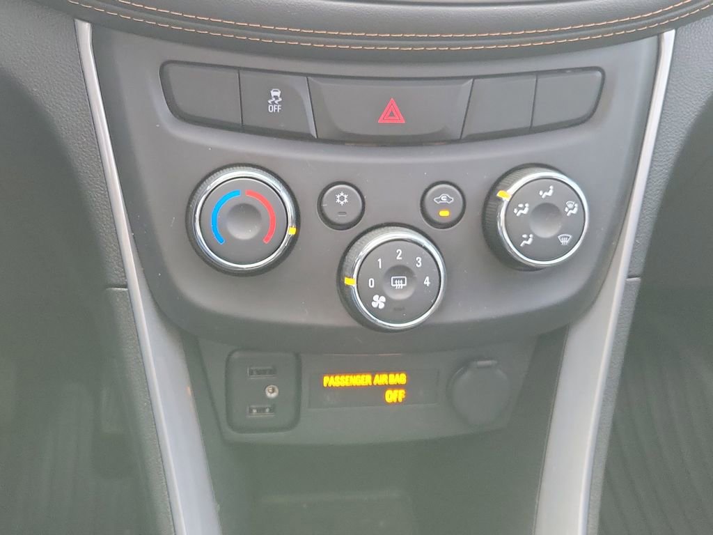 Certified 2020 Chevrolet Trax LT w/ Sun & Sound Package image 26