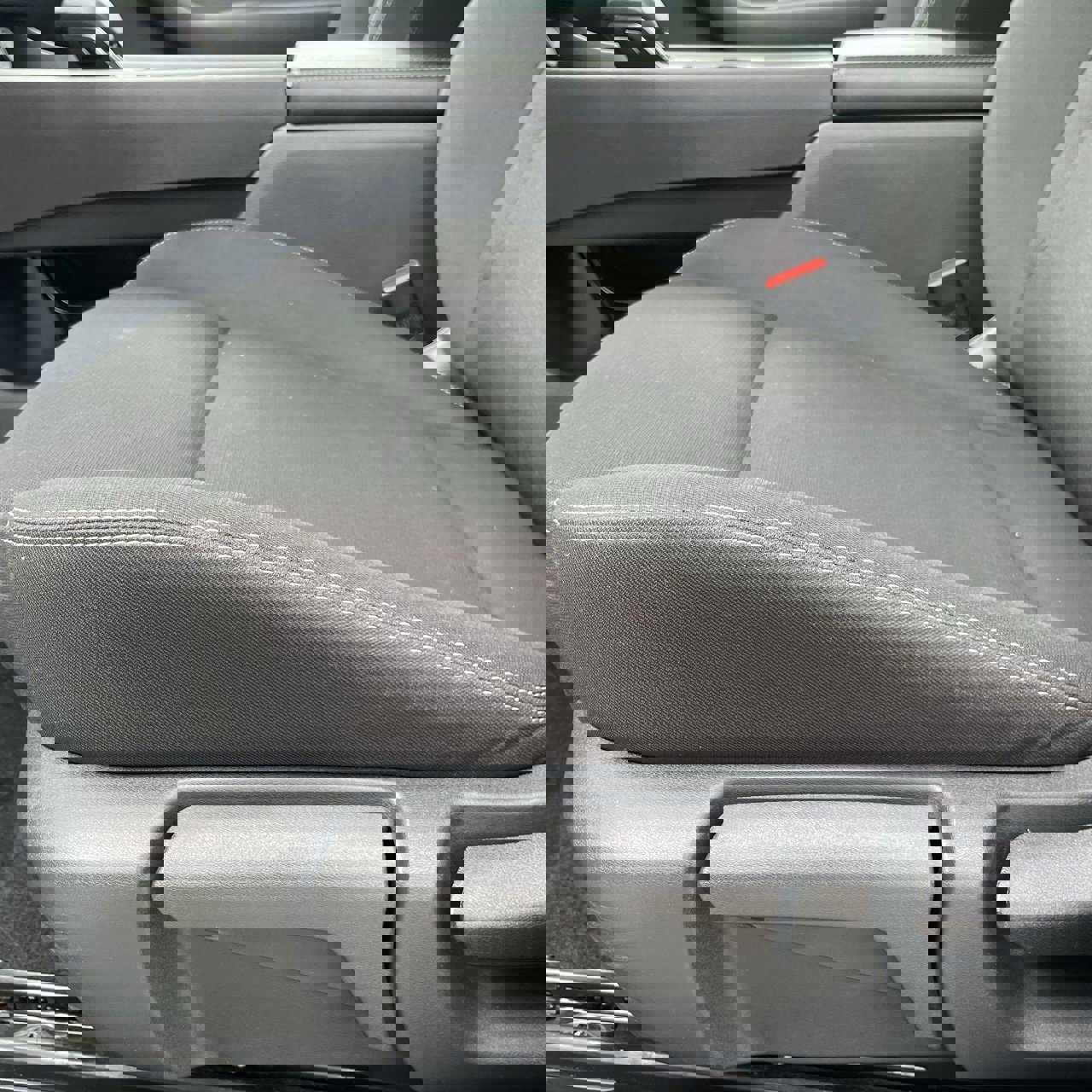 Used 2024 Nissan Rogue S image 22