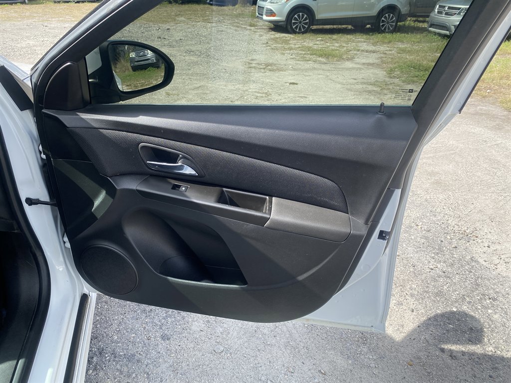 Used 2014 Chevrolet Cruze LT w/ RS Package image 12