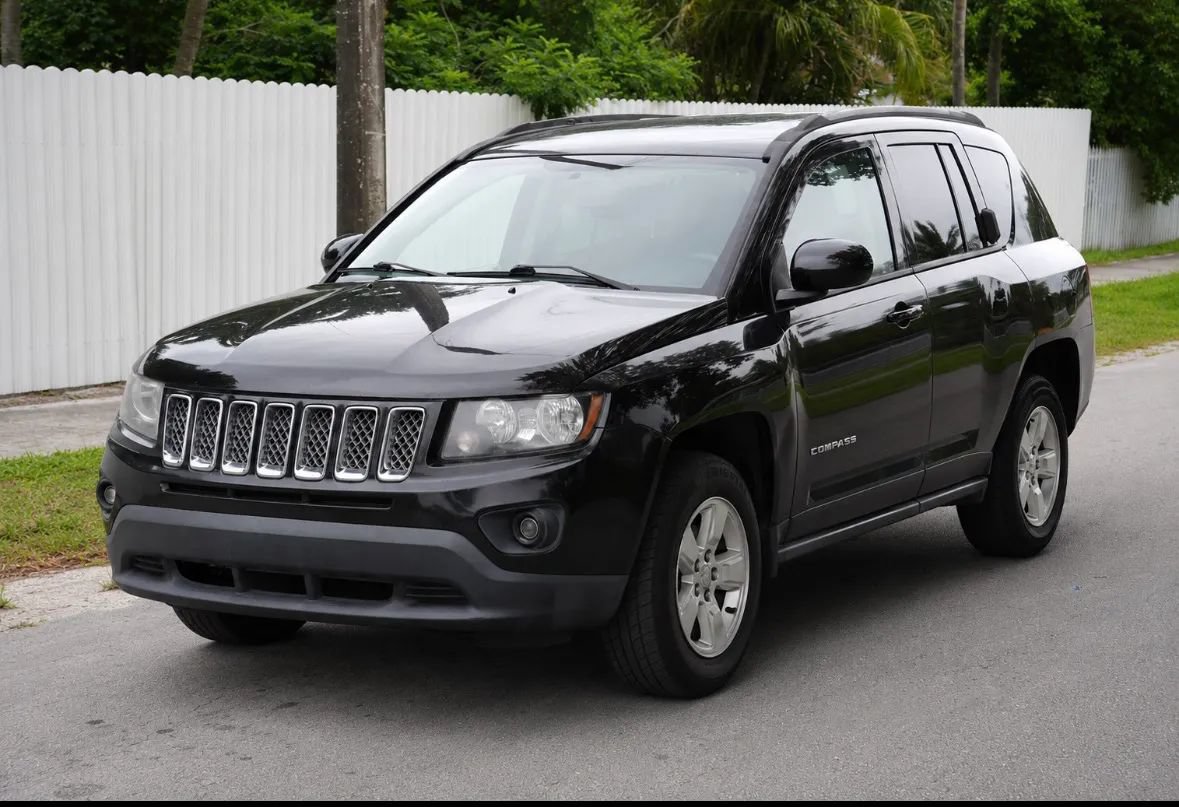 Used 2016 Jeep Compass Latitude FWD image 5