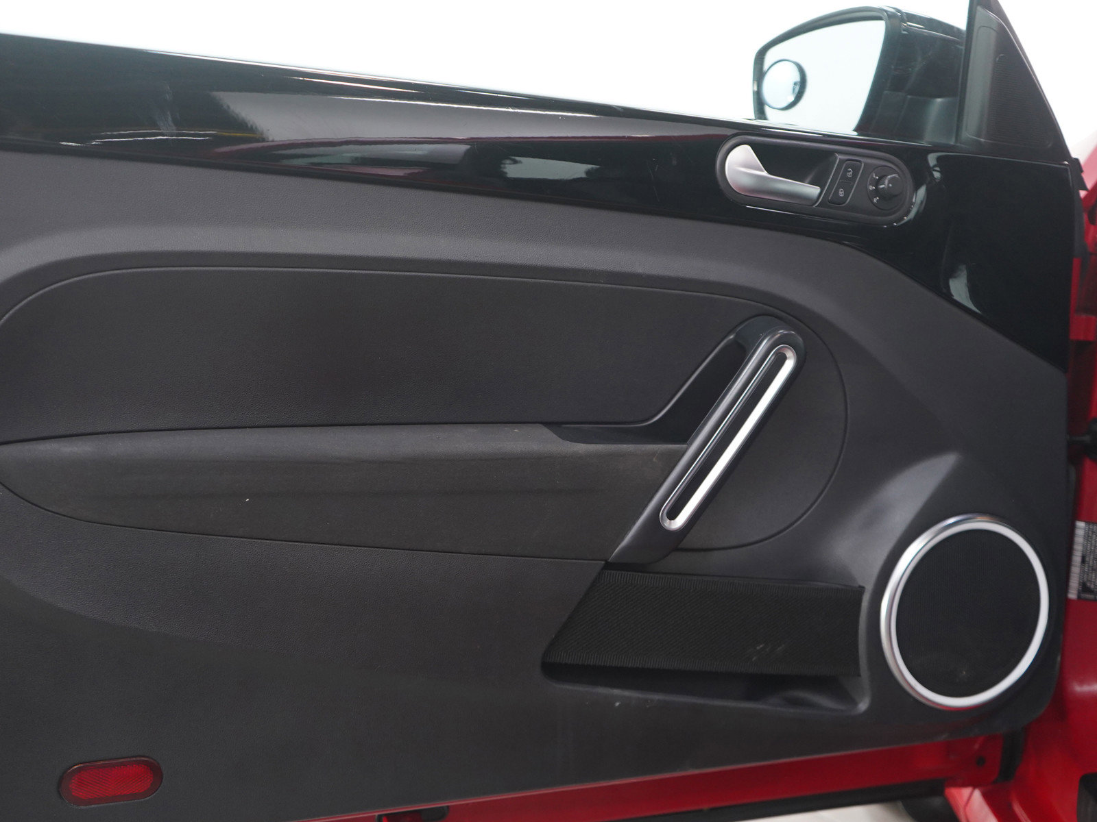 Used 2013 Volkswagen Beetle 2.0T image 13