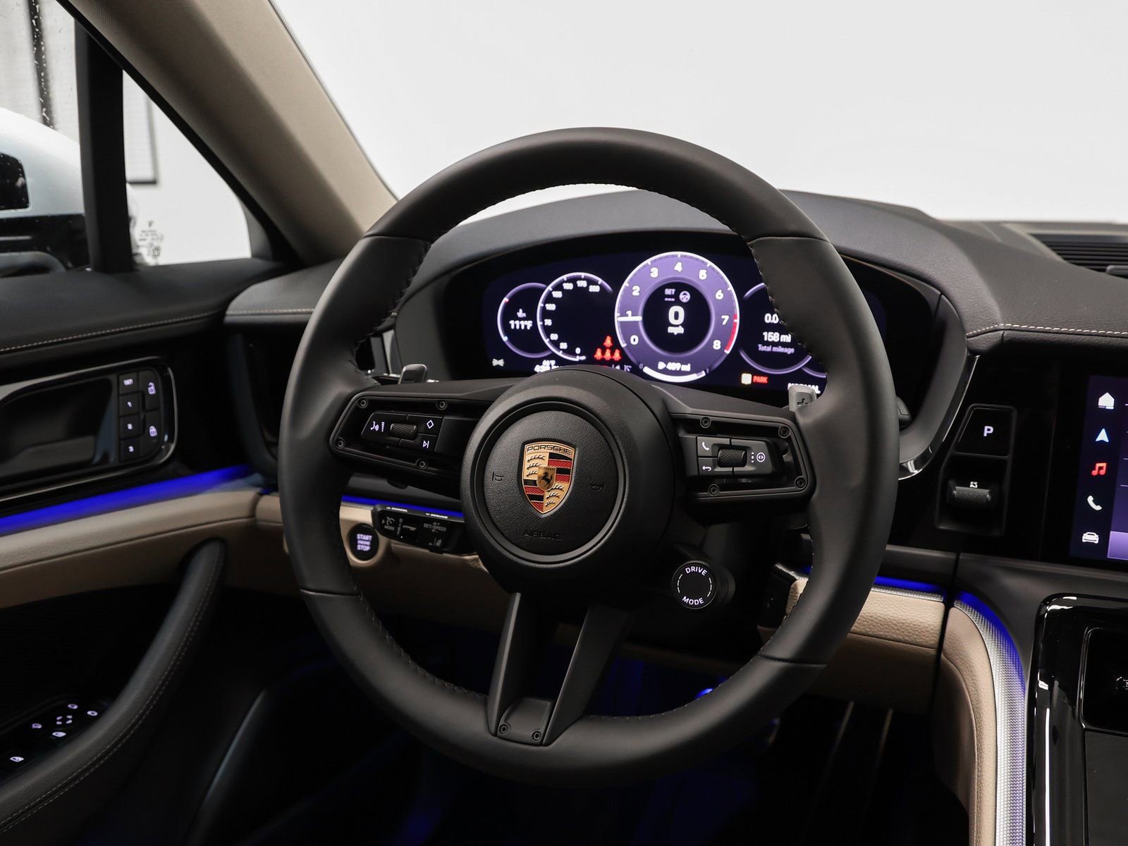 Used 2025 Porsche Panamera 4 AWD/4WD image 31