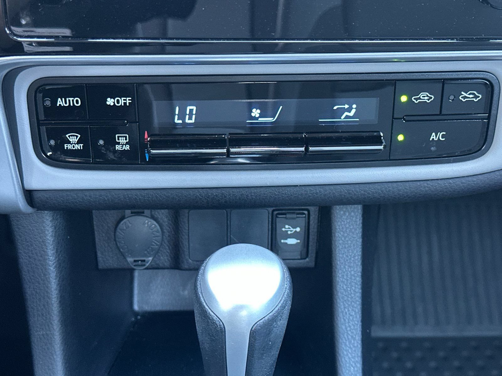 Used 2019 Toyota Corolla LE FWD image 20