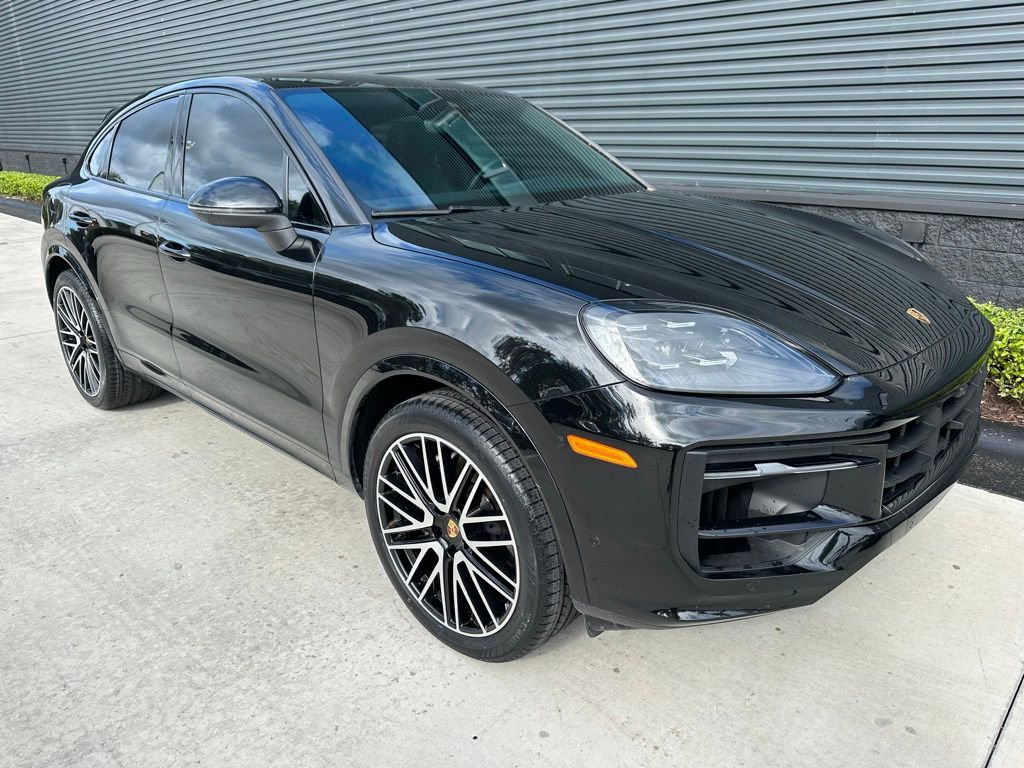 Used 2024 Porsche Cayenne Coupe image 10