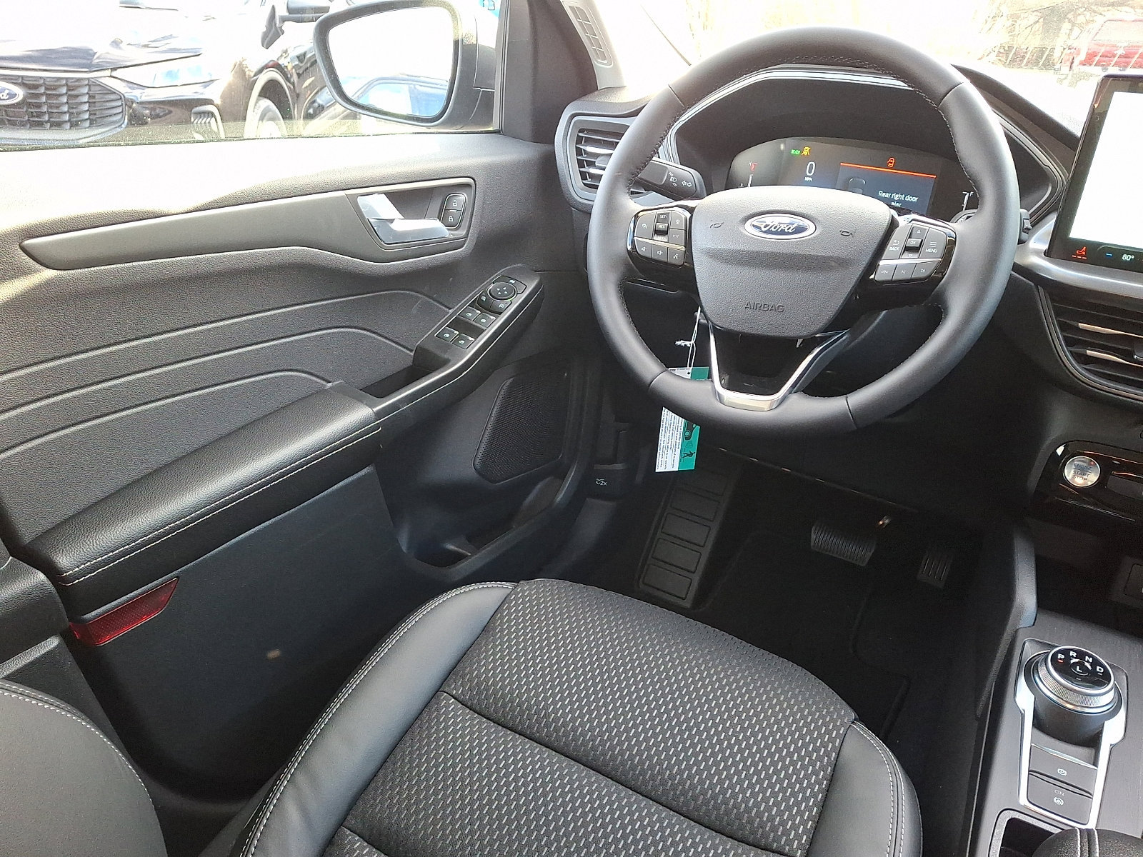 New 2026 Ford Escape SE w/ Class II Trailer Tow Package FWD image 9
