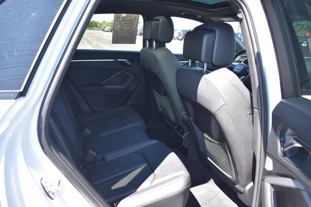 Used 2025 Audi Q3 2.0T Premium w/ Convenience Package AWD/4WD image 24