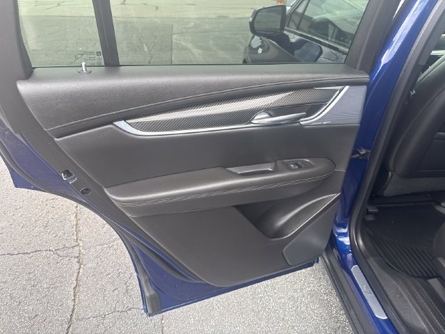Used 2024 Cadillac XT6 Sport w/ LPO, Onyx Lite Package AWD/4WD image 19