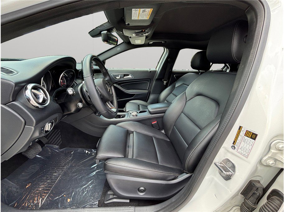 Used 2019 Mercedes-Benz GLA 250 GLA 250 Sport Utility 4D image 2