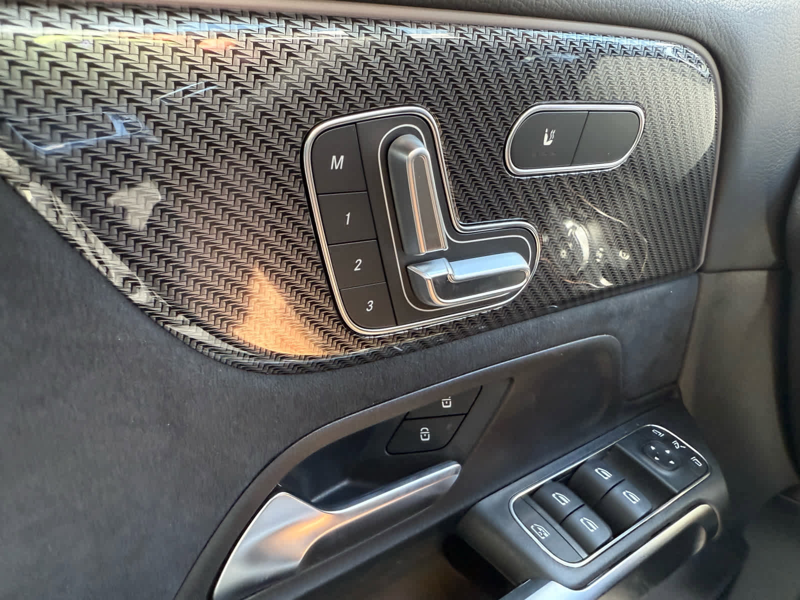 New 2025 Mercedes-Benz GLB 35 AMG 4MATIC image 27