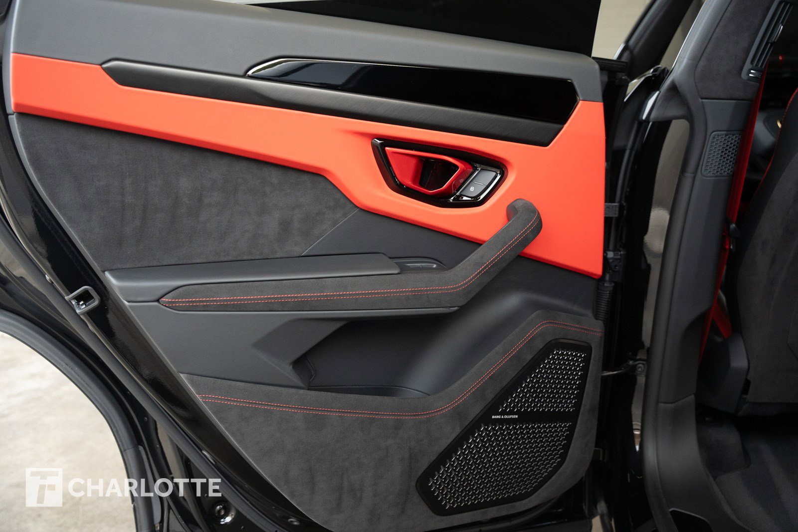 Used 2024 Lamborghini Urus S image 35