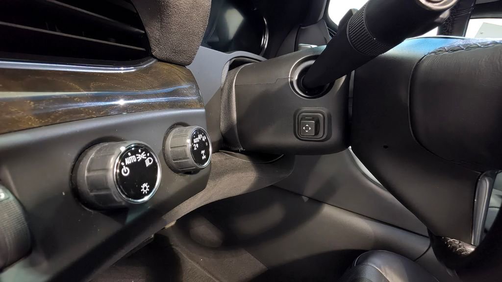 Used 2019 Cadillac Escalade Platinum AWD/4WD image 29