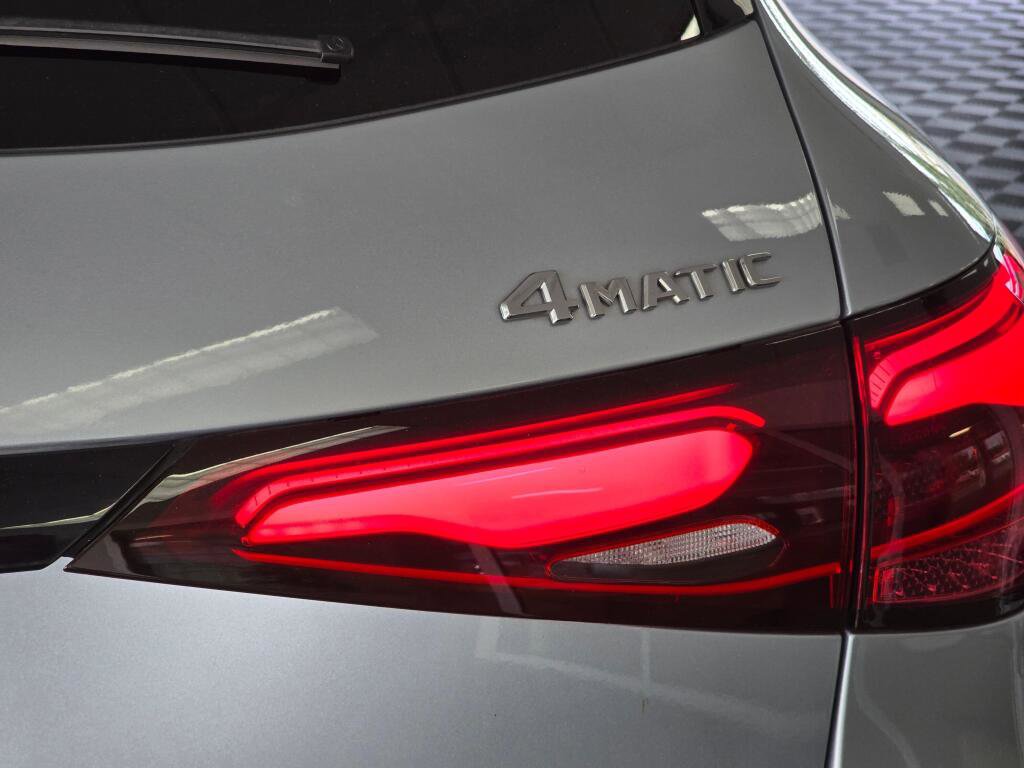 Used 2024 Mercedes-Benz GLC 300 4MATIC image 15