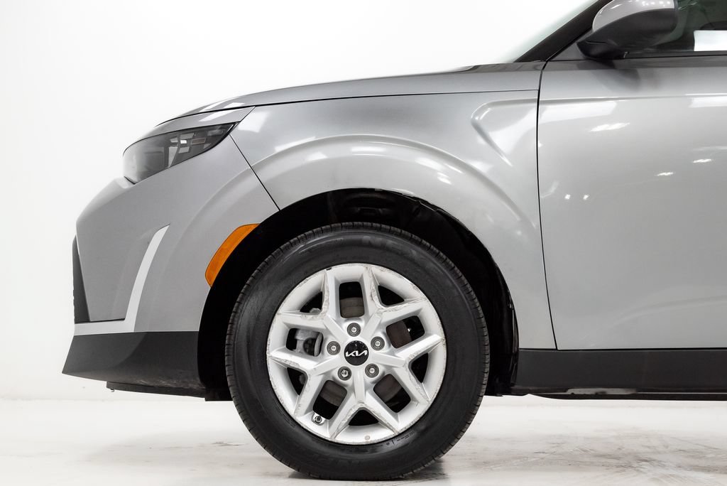 Certified 2025 Kia Soul LX w/ LX Technology Package FWD image 24