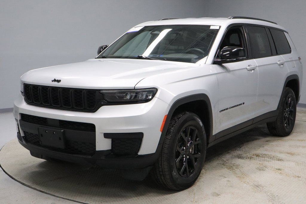Used 2024 Jeep Grand Cherokee L Laredo image 6