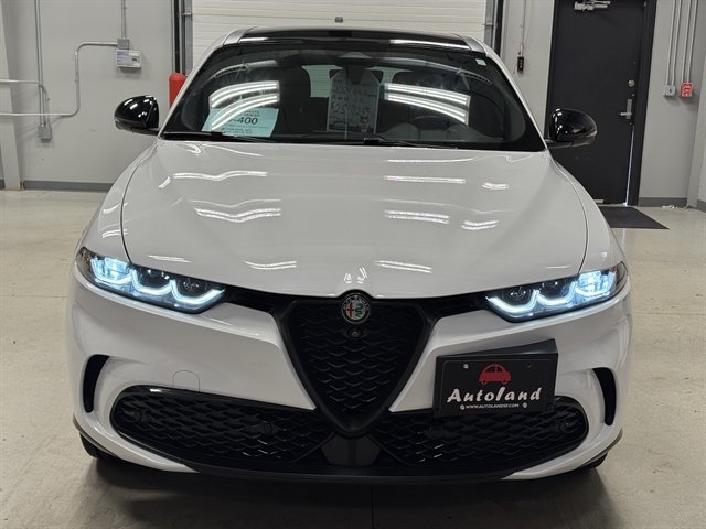 Used 2024 Alfa Romeo Tonale Veloce w/ Active Assist Package AWD/4WD image 2