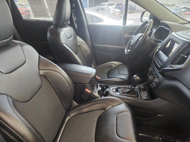 Used 2021 Jeep Cherokee Latitude Plus AWD/4WD image 14