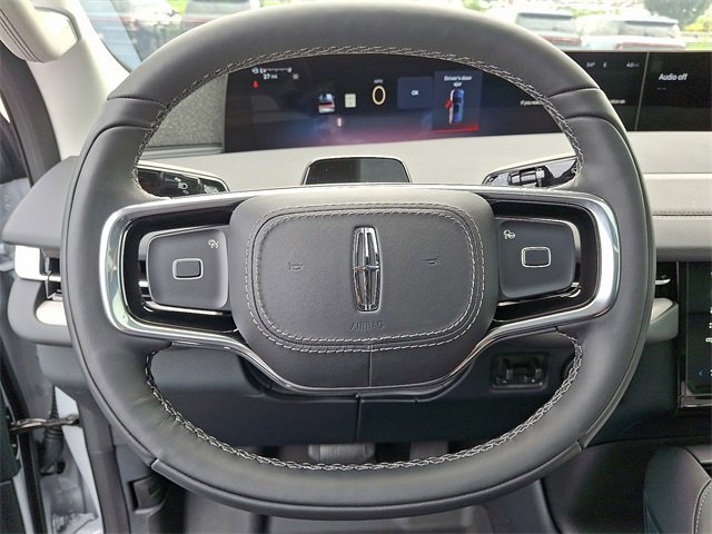 New 2025 Lincoln Navigator L Reserve image 8