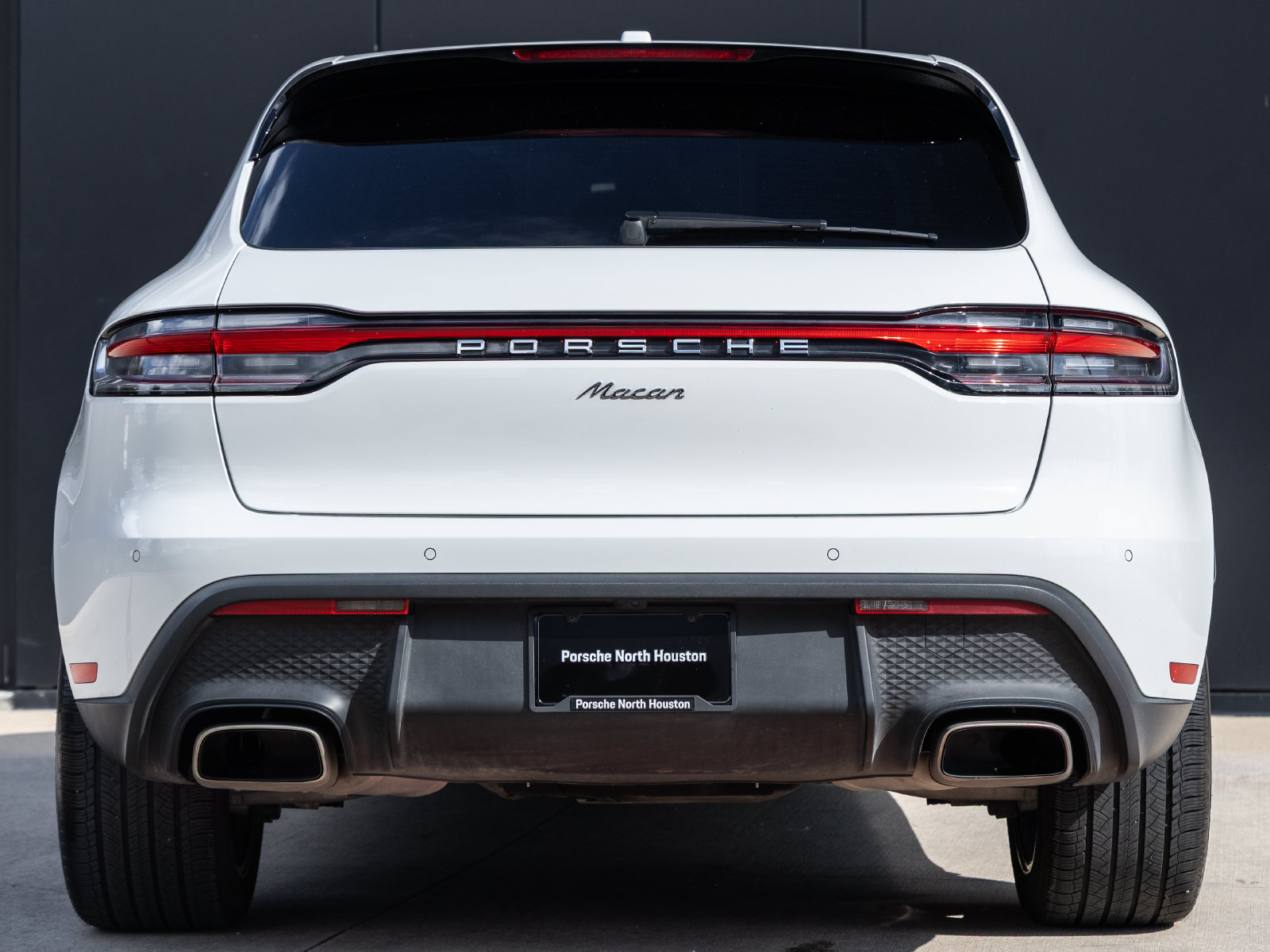 Certified 2025 Porsche Macan w/ Premium Package Plus AWD/4WD image 10