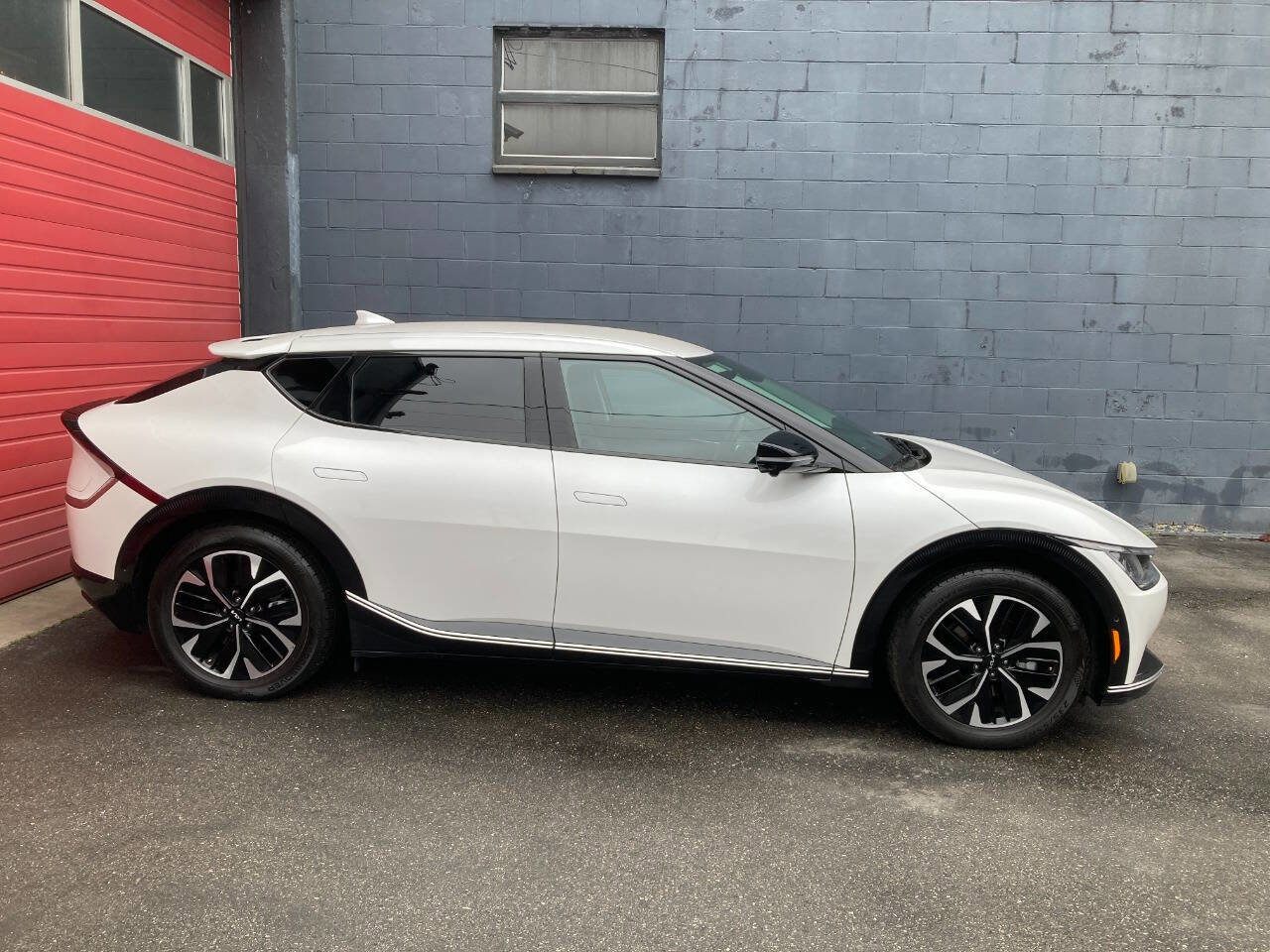 Used 2024 Kia EV6 Wind w/ Wind Technology Package image 2